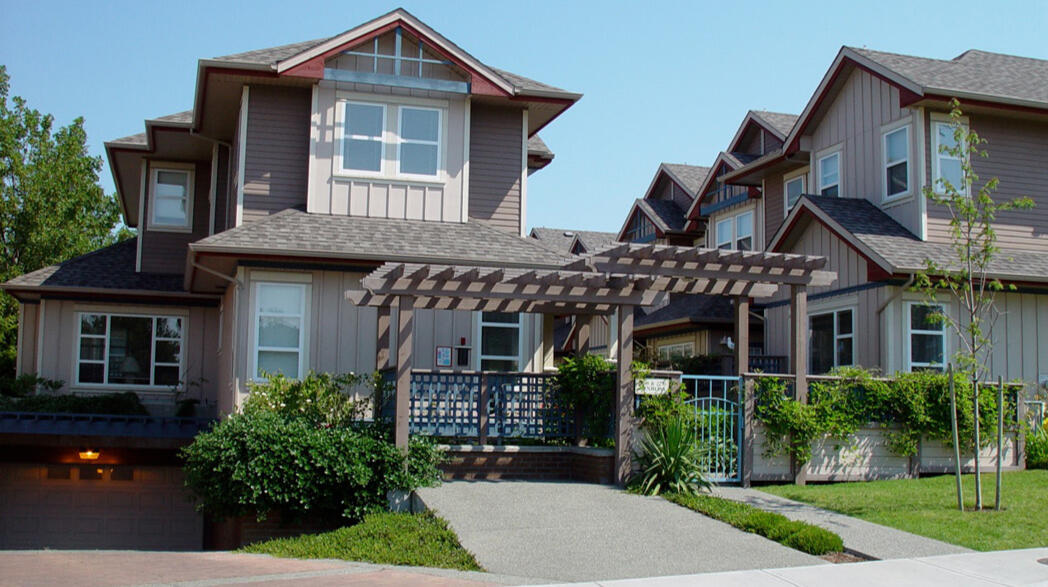 WILLOWS COURT | 2540 CADBORO BAY ROAD, VICTORIA, B.C.