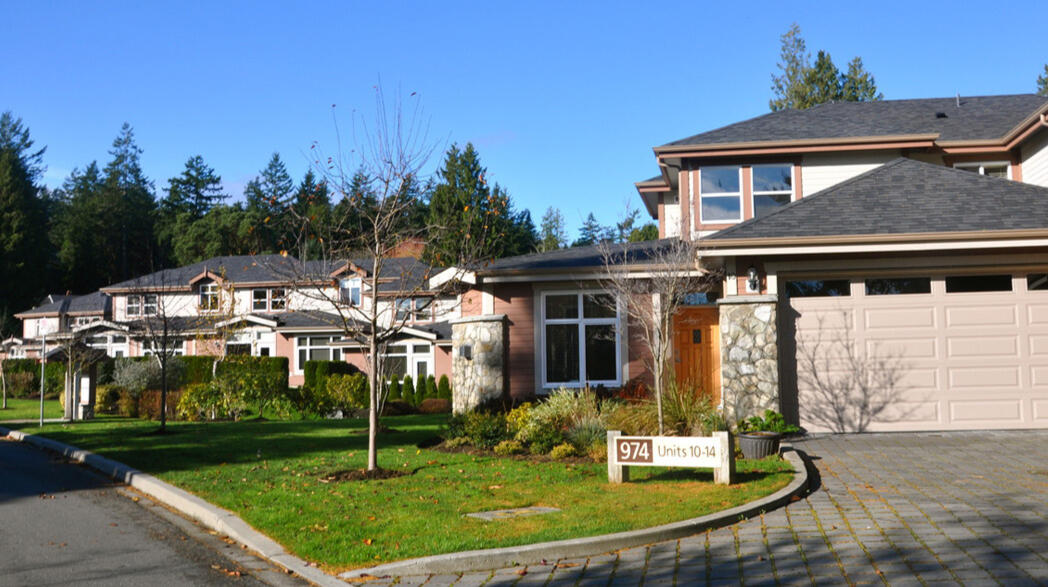 SUTCLIFFE GARDENS | 974 SUTCLIFFE, VICTORIA, B.C.